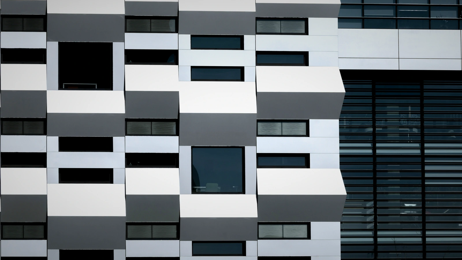 Klare Aluminium-Fassadenstruktur